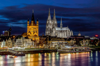 Köln bei Nacht (Foto: Kölntourismus)